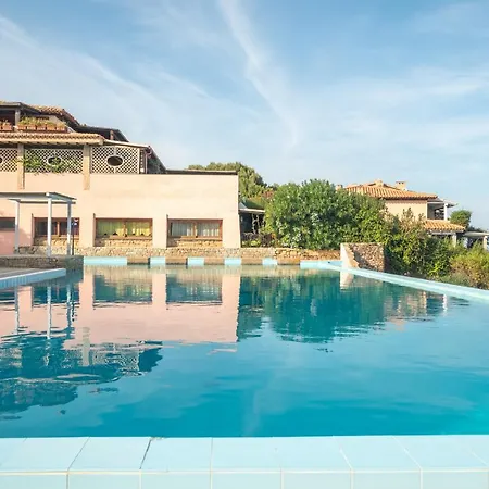 Giotto In Sardegna With Shared Pool - Happy *