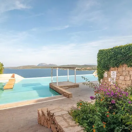 Apartment Giotto In Sardegna With Shared Pool - Happy